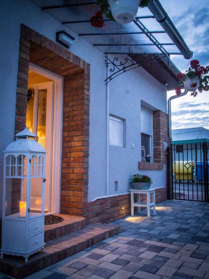 Feliz Apartman Gyula Extérieur photo