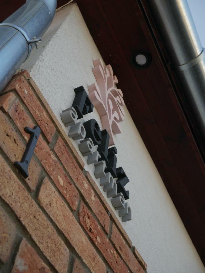 Feliz Apartman Gyula Extérieur photo